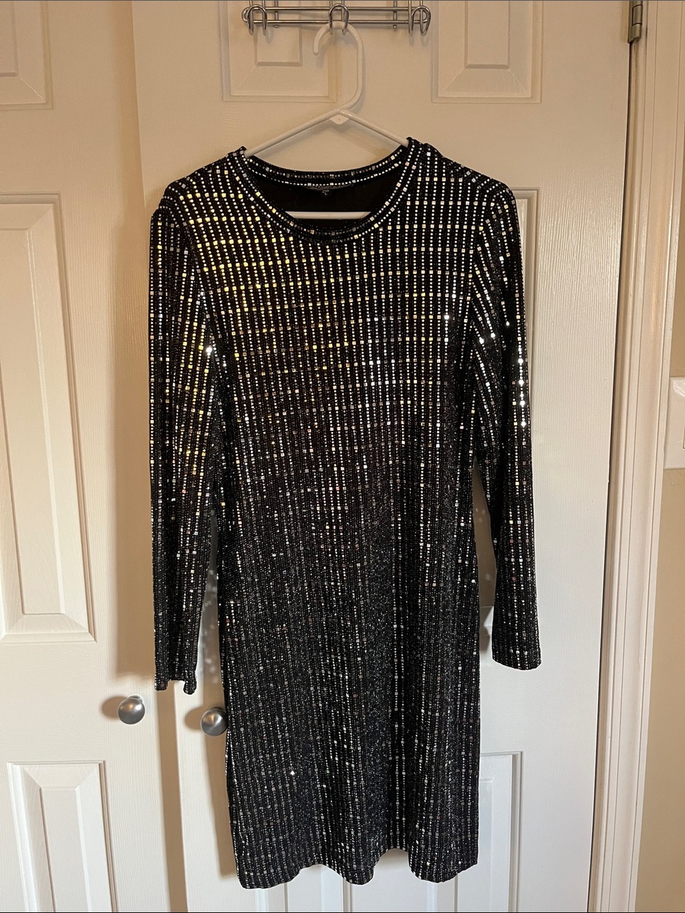 Morgan & Co. Black Sequin Long-Sleeve Shift Dress